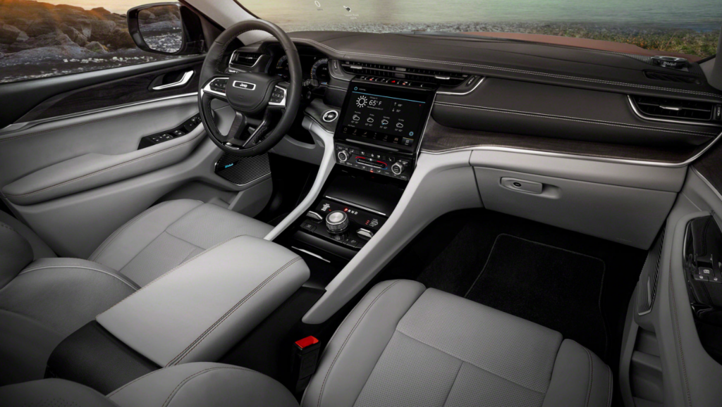 2025 Jeep Cherokee Interior